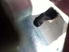 Morena mulheres transando videos caseiros se masturba sua buceta raspada na frente da câmera