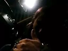 Fumaça de video sexo amador caseiro brasileiro cigarro, sofá suculento e câmera escondida