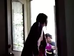 Grávida esposa marido fistfucked depois video caseiro comendo a vizinha porra com ela