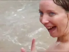 Cara xvídeos pornô caseiro com novinha gosta de lamber as pernas da esposa e se masturbar entre as pernas