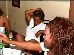 Dona de casa encontrou a filha do proprietário transando com um homem e se juntou xvídeos pornô caseiro grátis a eles