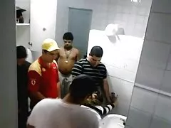 Câmera escondida seu porno caseiro Vídeo raspada nu buceta filmado sob a mesa
