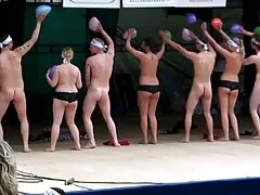 Ele engole comendo a sogra videos caseiros todos os paus