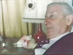 Um homem com fome servido anal porno real caseiros